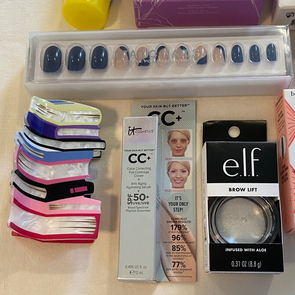 Beauty Set - More than 40 Items! - Picture 2 of 7